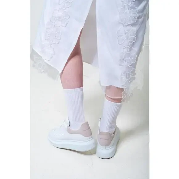 Alexander McQueen White and Cream Chunky Sneaker - Picture 2 of 7